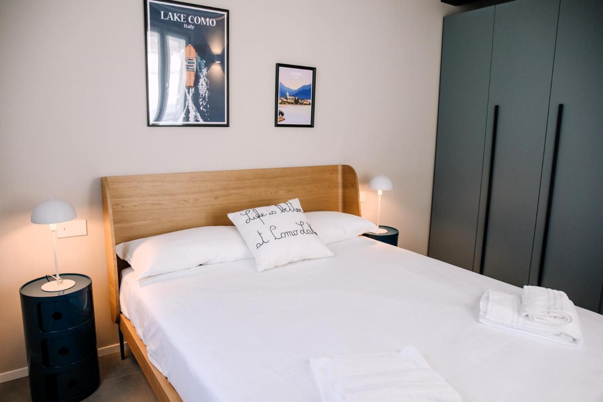 Elegant Beige Apartment - 5 Minutes From The Lake Como Exterior photo