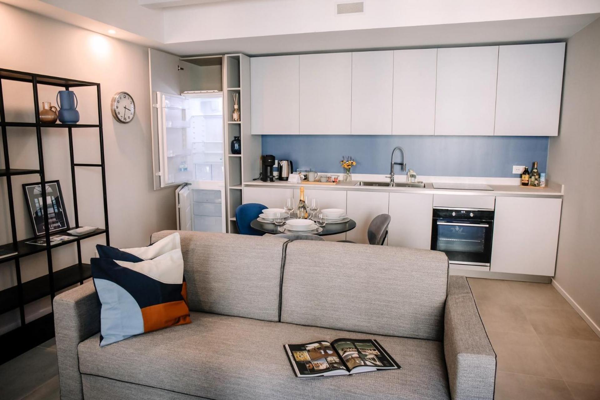 Elegant Beige Apartment - 5 Minutes From The Lake Como Exterior photo