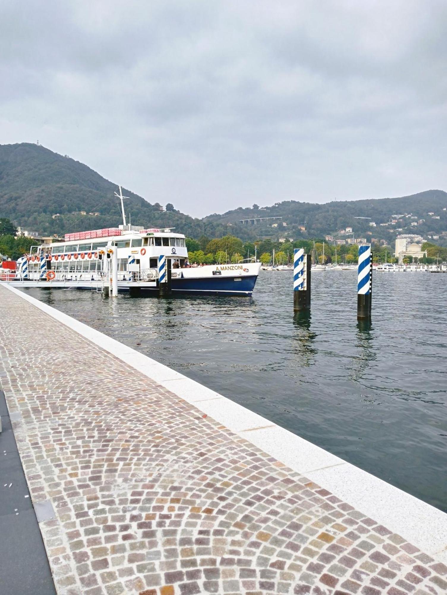 Elegant Beige Apartment - 5 Minutes From The Lake Como Exterior photo